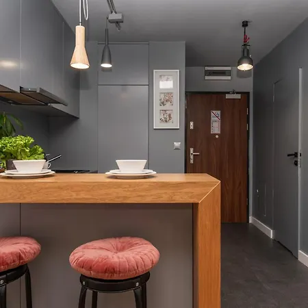 Pure * Βρότσλαβ