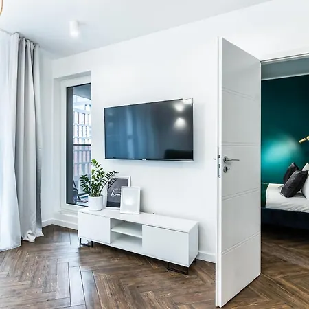 Pure * Βρότσλαβ